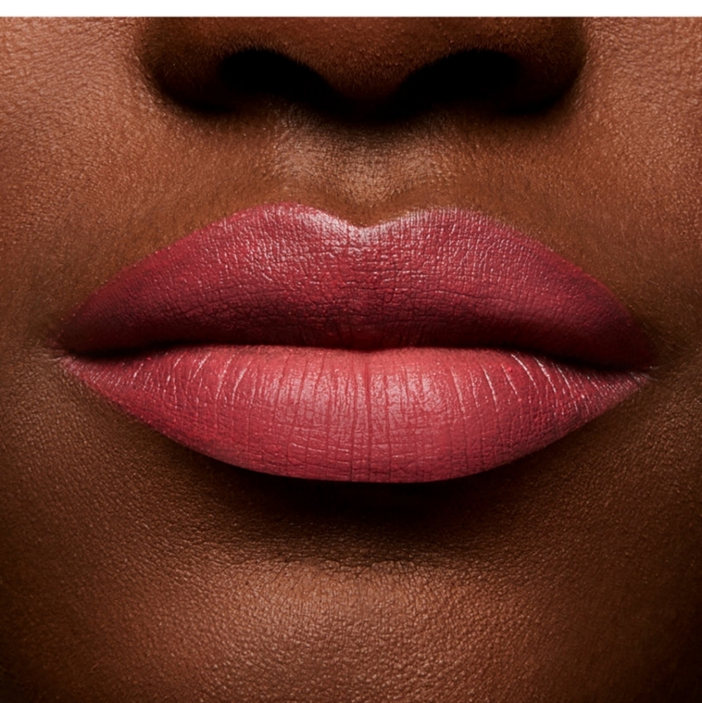 MAC "A LITTLE TAMED" POWDER ๐ ๐ - Picture 5 of 12
